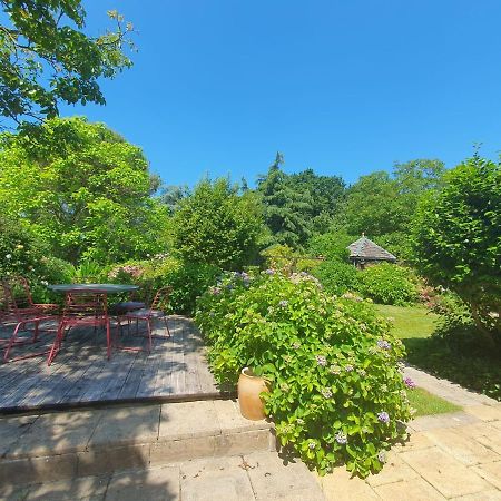 Maison En Pierre Dans Son Nid De Verdure Roz-Landrieux Luaran gambar