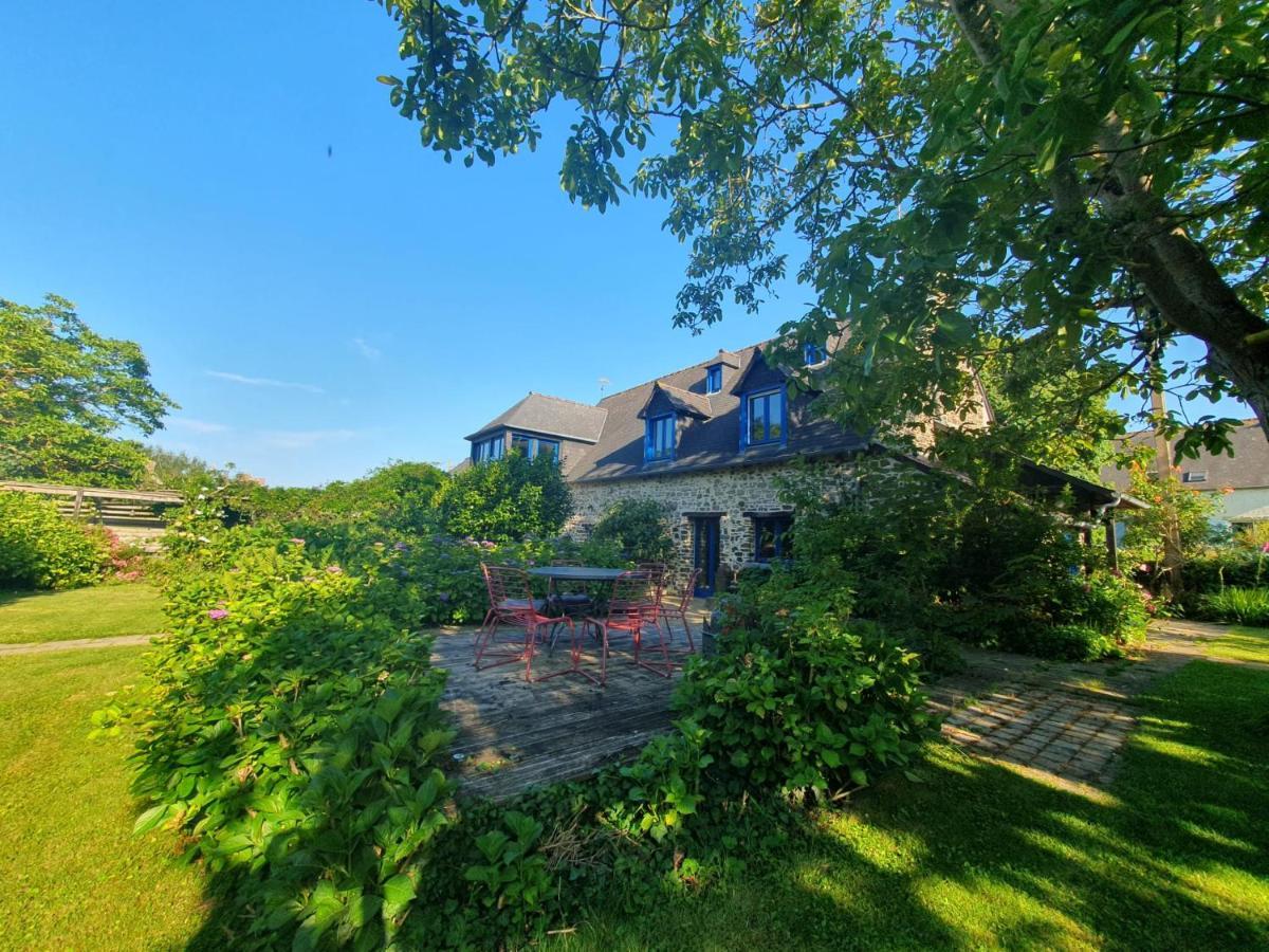 Maison En Pierre Dans Son Nid De Verdure Roz-Landrieux Luaran gambar
