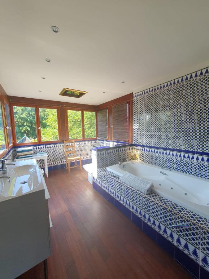 Maison En Pierre Dans Son Nid De Verdure Roz-Landrieux Luaran gambar