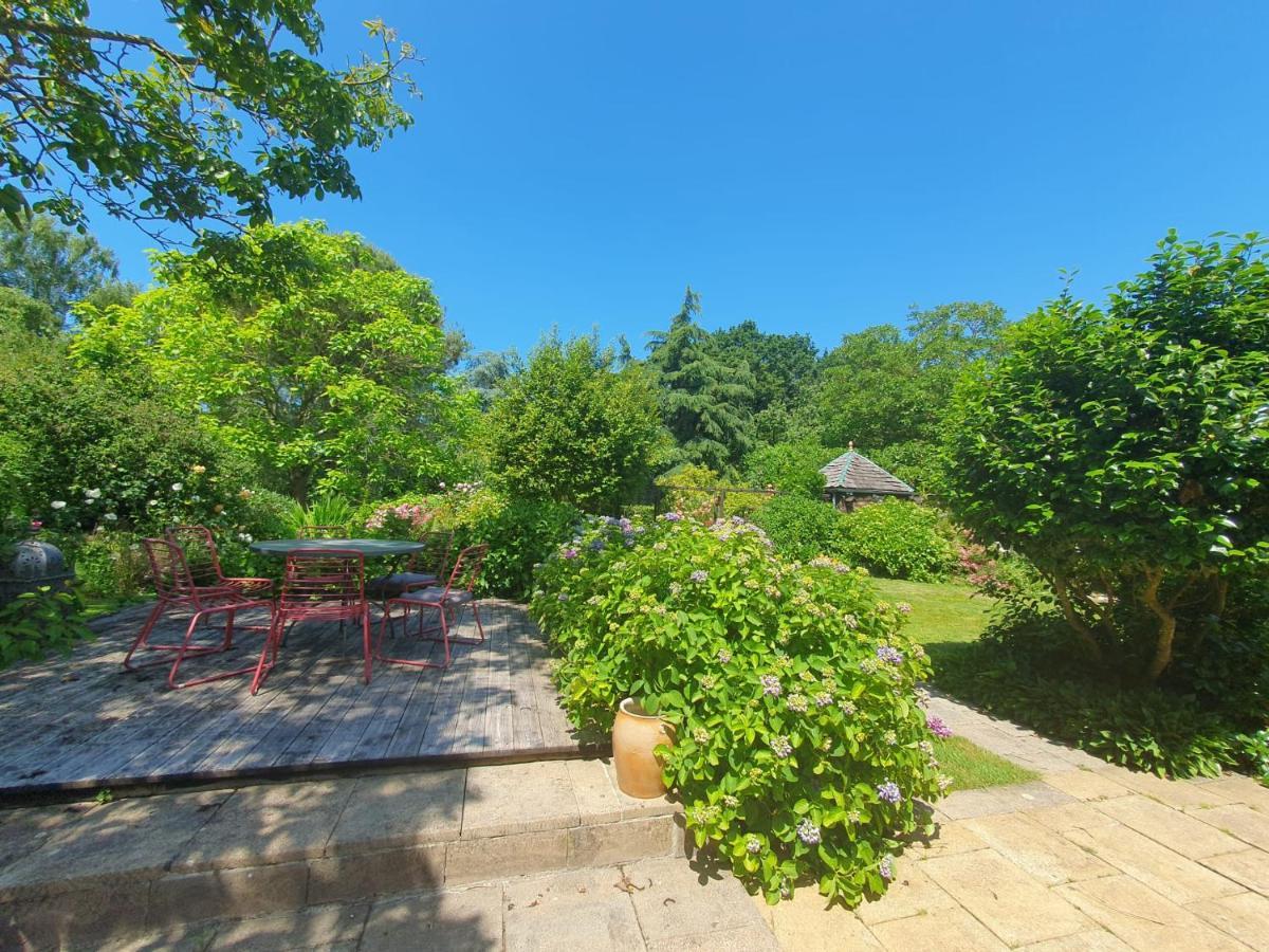 Maison En Pierre Dans Son Nid De Verdure Roz-Landrieux Luaran gambar